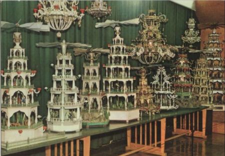 Seiffen - Spielzeugmuseum, Pyramiden - 1978 Seiffen - Spielzeugmuseum, Pyramiden - 1978