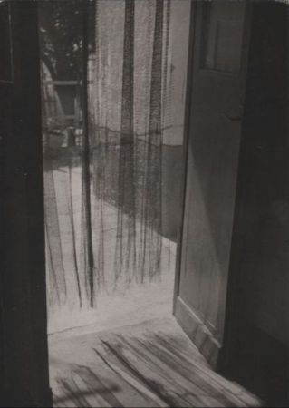 Tür mit Vorhang - ca. 1960 Tür mit Vorhang - ca. 1960