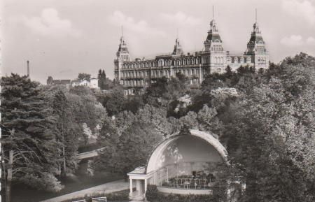 Bad Wildungen - Blick vom Kurpark auf den Fürstenhof - ca. 1965 Bad Wildungen - Blick vom Kurpark auf den Fürstenhof - ca. 1965