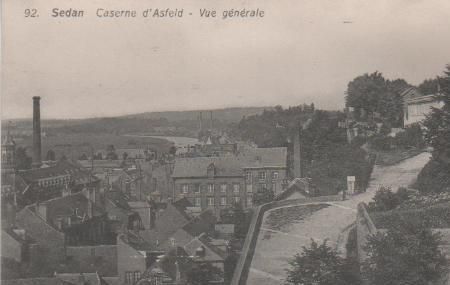 Frankreich - Sedan - Caserne de Asfeld - Vue generale - ca. 1925 Frankreich - Sedan - Caserne de Asfeld - Vue generale - ca. 1925