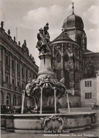 Passau - Wittelsbacher Brunnen, Dom und Residenz - 1966 Passau - Wittelsbacher Brunnen, Dom und Residenz - 1966