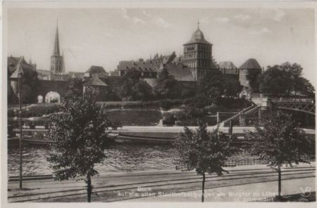 Lübeck - Blick auf die alten Stadtbefestigungen - ca. 1950 Lübeck - Blick auf die alten Stadtbefestigungen - ca. 1950